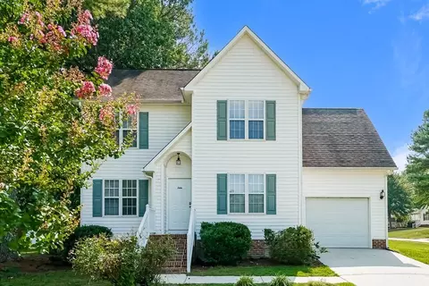102 Westwood Pl, Clayton, NC 27520
