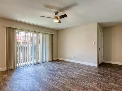 2930 N 46th St, Phoenix, AZ 85018