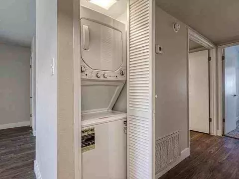 2930 N 46th St, Phoenix, AZ 85018