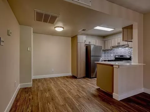 2930 N 46th St, Phoenix, AZ 85018