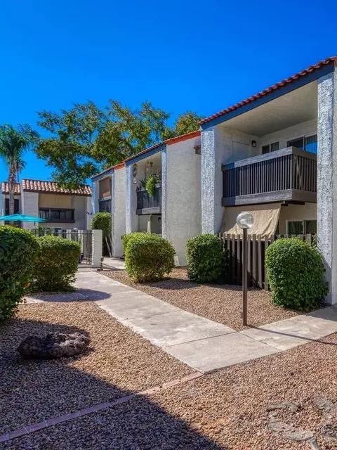 2930 N 46th St, Phoenix, AZ 85018