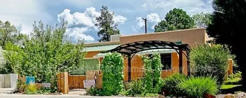 404 Dartmouth Dr SE #1, Albuquerque, NM 87106