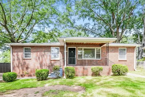 111 Meadowood Ave, Hueytown, AL 35023