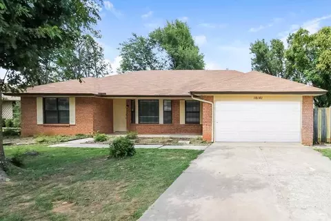 10141 Alicia Dr, Midwest City, OK 73130