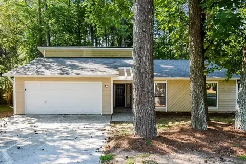 2735 Trotters Walk Trl, Snellville, GA 30078