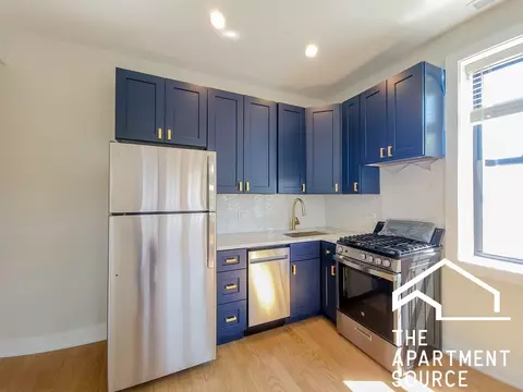 2020 W Montrose Ave #2B, Chicago, IL 60618