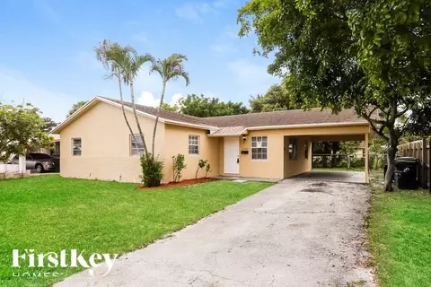 2740 SW 7th St, Fort Lauderdale, FL 33312