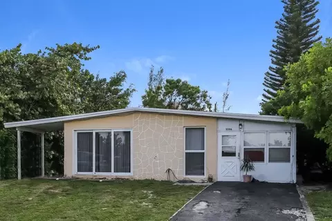 5596 S Rue Rd, Greenacres, FL 33415