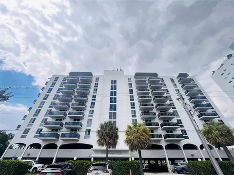 7928 West Dr #404, North Bay Village, FL 33141