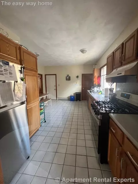 51 Elm St #2, Somerville, MA 02143