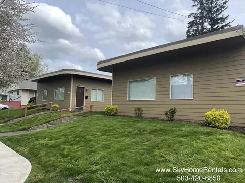 810 14th St NE, Salem, OR 97301