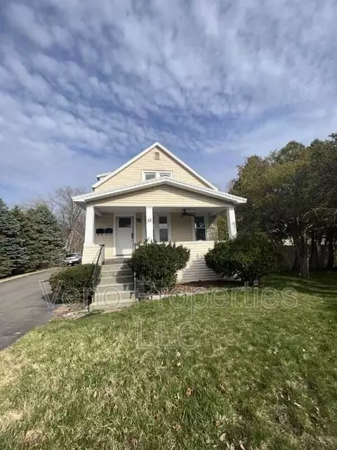 32 Russell Rd #1B, Albany, NY 12203