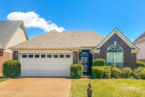 305 Dogwood Spring Dr, Oakland, TN 38060
