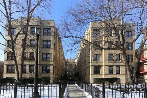 4604 N Beacon St #2D, Chicago, IL 60640