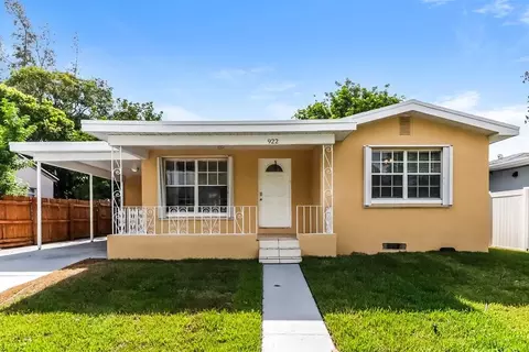 922 N E St, Lake Worth, FL 33460