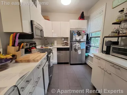 9 Story St #2, Cambridge, MA 02138