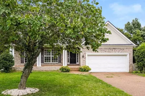 209 Briarcotes Cir, La Vergne, TN 37086