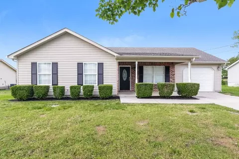 1004 Swayze Ct, La Vergne, TN 37086