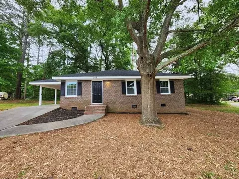 908 Hickory Dr, Monroe, GA 30656