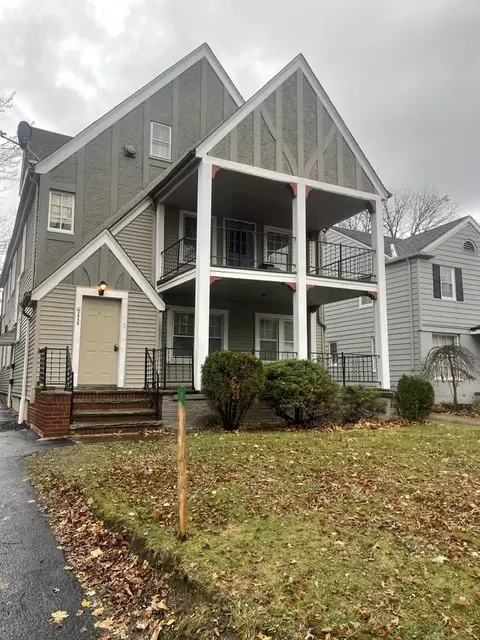 3666 Tolland Rd, Shaker Heights, OH 44122