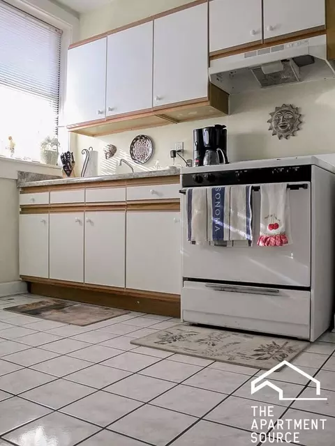 1953 W Winnemac Ave #3, Chicago, IL 60640