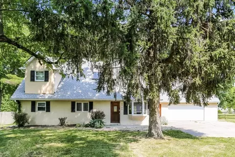 4745 Summit Rd SW, Pataskala, OH 43062