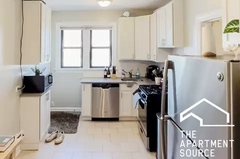 619 W Melrose St #D3, Chicago, IL 60657