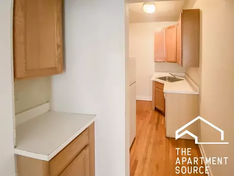 3914 N Pine Grove Ave #2E, Chicago, IL 60613