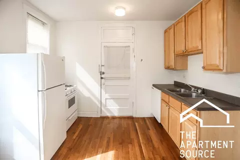n broadway st, Chicago, IL 60657
