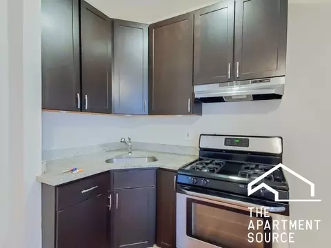 n broadway st, Chicago, IL 60657