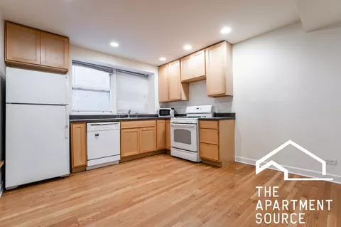 3924 N Pine Grove Ave #GDN, Chicago, IL 60613