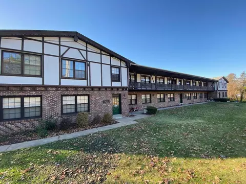 9421 Sappington Rd, Sappington, MO 63126