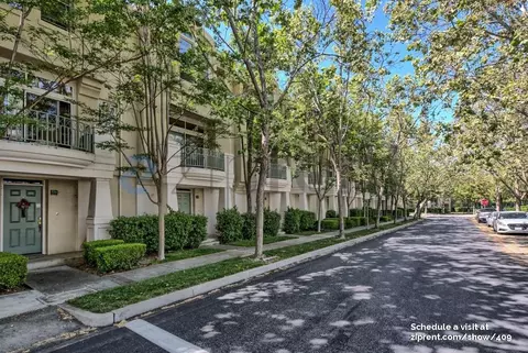 128 Holly Ct, Mountain View, CA 94043