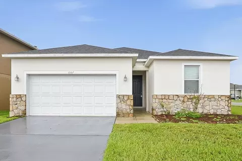 1557 Regent Ct, Mount Dora, FL 32757