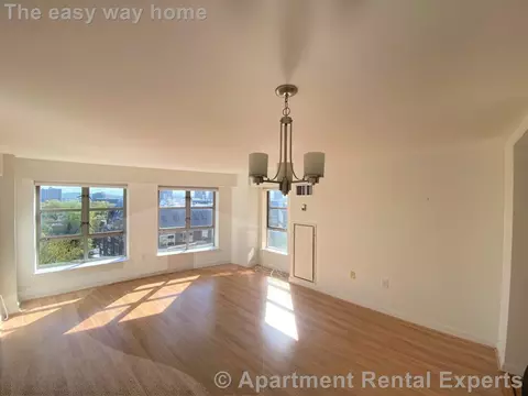931 Massachusetts Ave #903, Cambridge, MA 02139