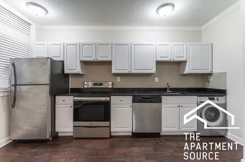 3345 N Marshfield Ave #307, Chicago, IL 60657