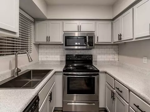 13610 N 51st Ave, Glendale, AZ 85304