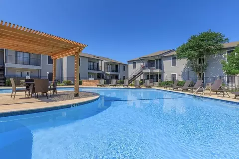 420 Garland Dr, Lake Jackson, TX 77566
