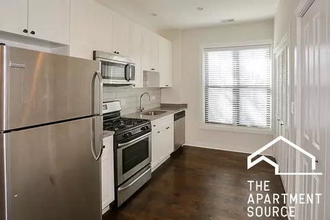 1600 W Belle Plaine Ave #2, Chicago, IL 60613