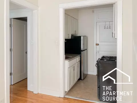 516 W Cornelia Ave #207, Chicago, IL 60657