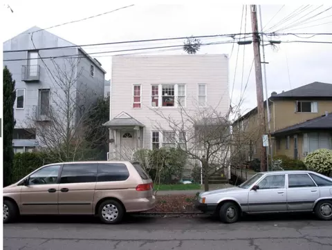 215 11th Ave E #A, Seattle, WA 98102