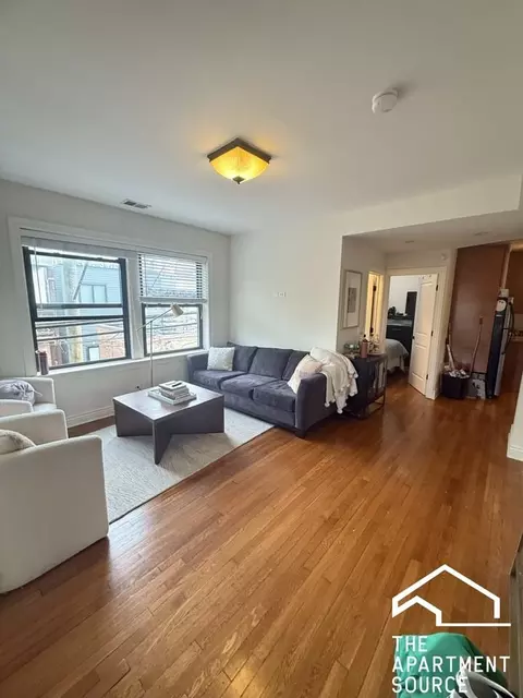 3443 N Lakewood Ave #2, Chicago, IL 60657