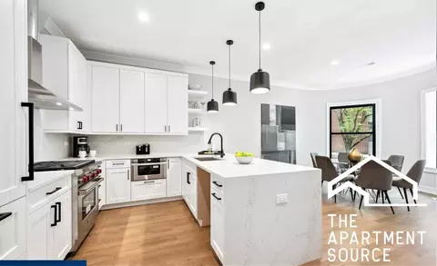 2244 N Kenmore Ave #2S, Chicago, IL 60614