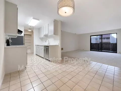 400 Ortega Ave #211, Mountain View, CA 94040