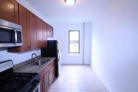 13906 34th Rd, New York, NY 11354