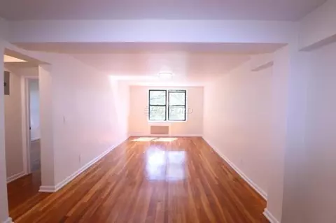 4140 Denman St, New York, NY 11373