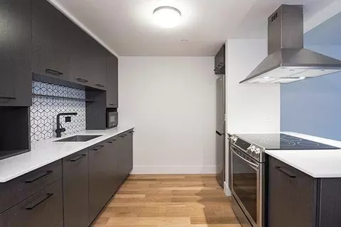 101 E 10th St, New York, NY 10003