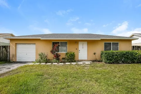 7710 SW 6th St, North Lauderdale, FL 33068