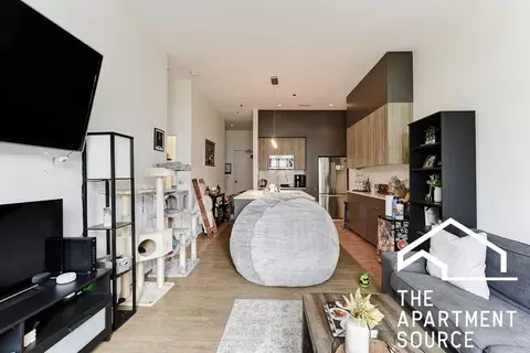 3462 N Lincoln Ave #401, Chicago, IL 60657