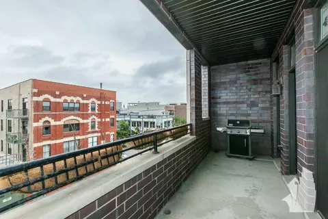 1357 W Grand Ave #4, Chicago, IL 60642